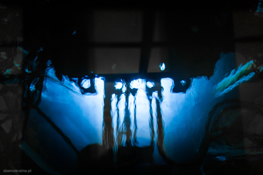 Niebieskie promieniowanie Czerenkowa w rdzeniu reaktora Maria w Świerku