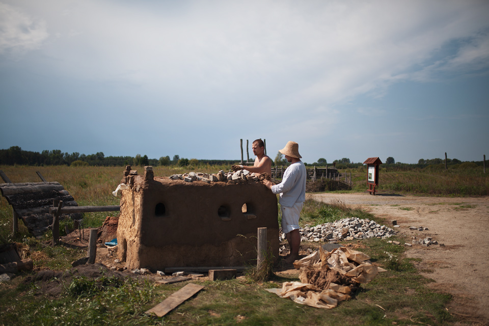 Budowa pieca szklarskiego, Grodzisko Żmijowiska